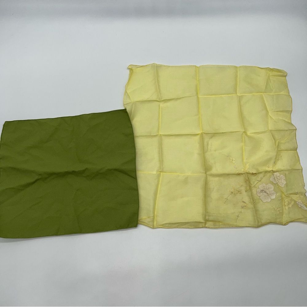 Lot of 2 Vintage Green and Yellow 60s/70s Handkerchiefs